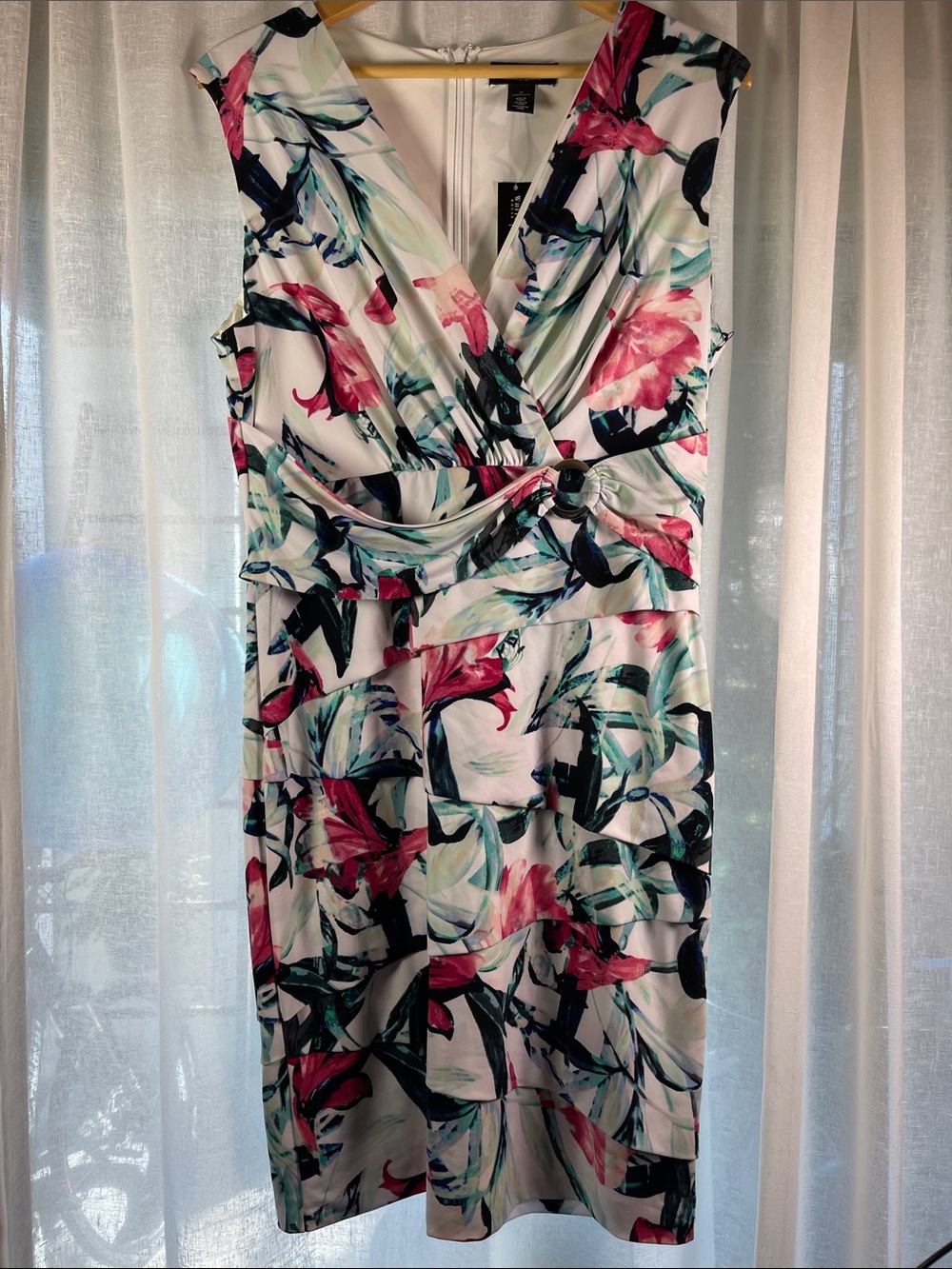 White House Black Market Instantly Slimming Sheath Dress in Floral